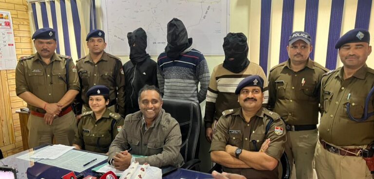 *Kashipur” सनसनीखेज हत्याकांड के सिरफिरे आरोपी चढ़े पुलिस के हत्थे, धारदार हथियार से दो युवकों की थी की हत्या; हत्याकांड में दो नाबालिग है शामिल…*