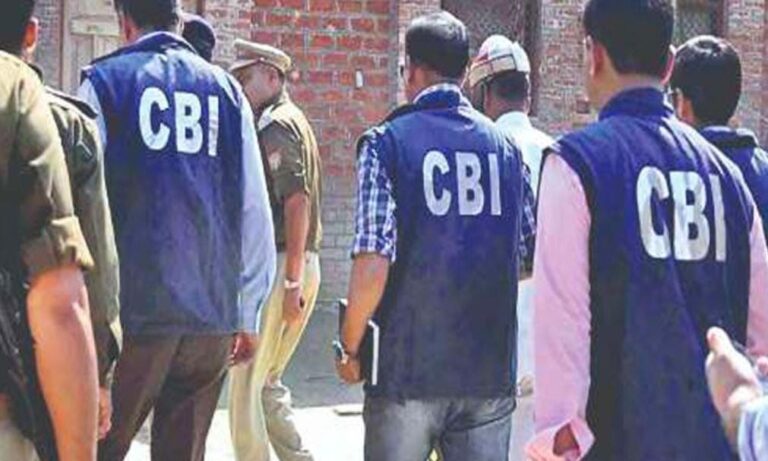 रिश्वतखोर केंद्रीय लोक निर्माण विभाग के सहायक अभियंता को CBI ने किया एक लाख की रिश्वत के साथ गिरफ्तार, घर से CBI की टीम ने 20 लाख रुपए से ज्यादा कैश किया बरामद…