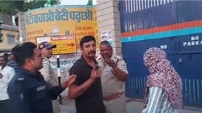 Uttar Pradesh के दरोगा ने की चालान काटने को लेकर उत्तराखंड पुलिस से बदसलूकी, निलंबित; ड्यूटी से गैर हाजिर होकर महिला के साथ आया था घूमने….