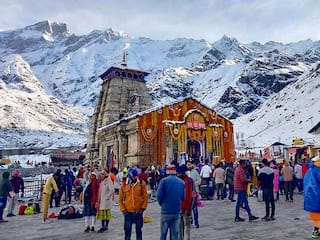 उत्तराखंड चारधाम यात्रा:- हेली कंपनी के कर्मचारियों के साथ यात्री ने टिकट को लेकर की गाली गलौज और मारपीट, एक कर्मी का टूटा हाथ; पढ़िए आगे क्या हुआ…