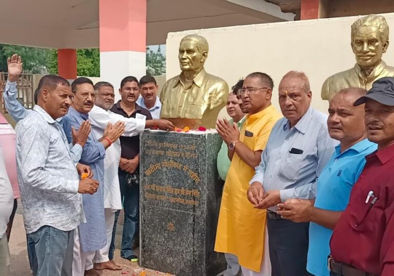 *गांधी जयंती के अवसर पर राज्य आंदोलनकारियों ने शहीदों को किया नमन*