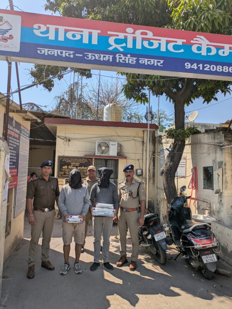 नेपाल भागने की फिराक में थे शातिर चोर, पुलिस ने किया गिरफ्तार।