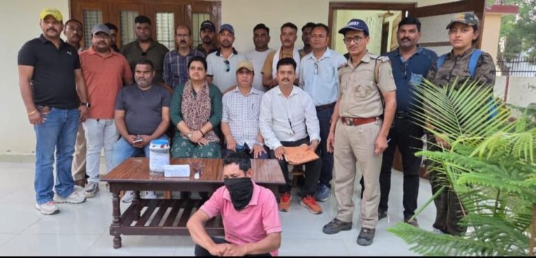 हाथी दांत तस्करी के अंतर्राज्यीय गिरोह का पर्दाफाश, उत्तराखंड एसटीएफ और वन विभाग की संयुक्त कार्रवाई में तस्कर गिरफ्तार