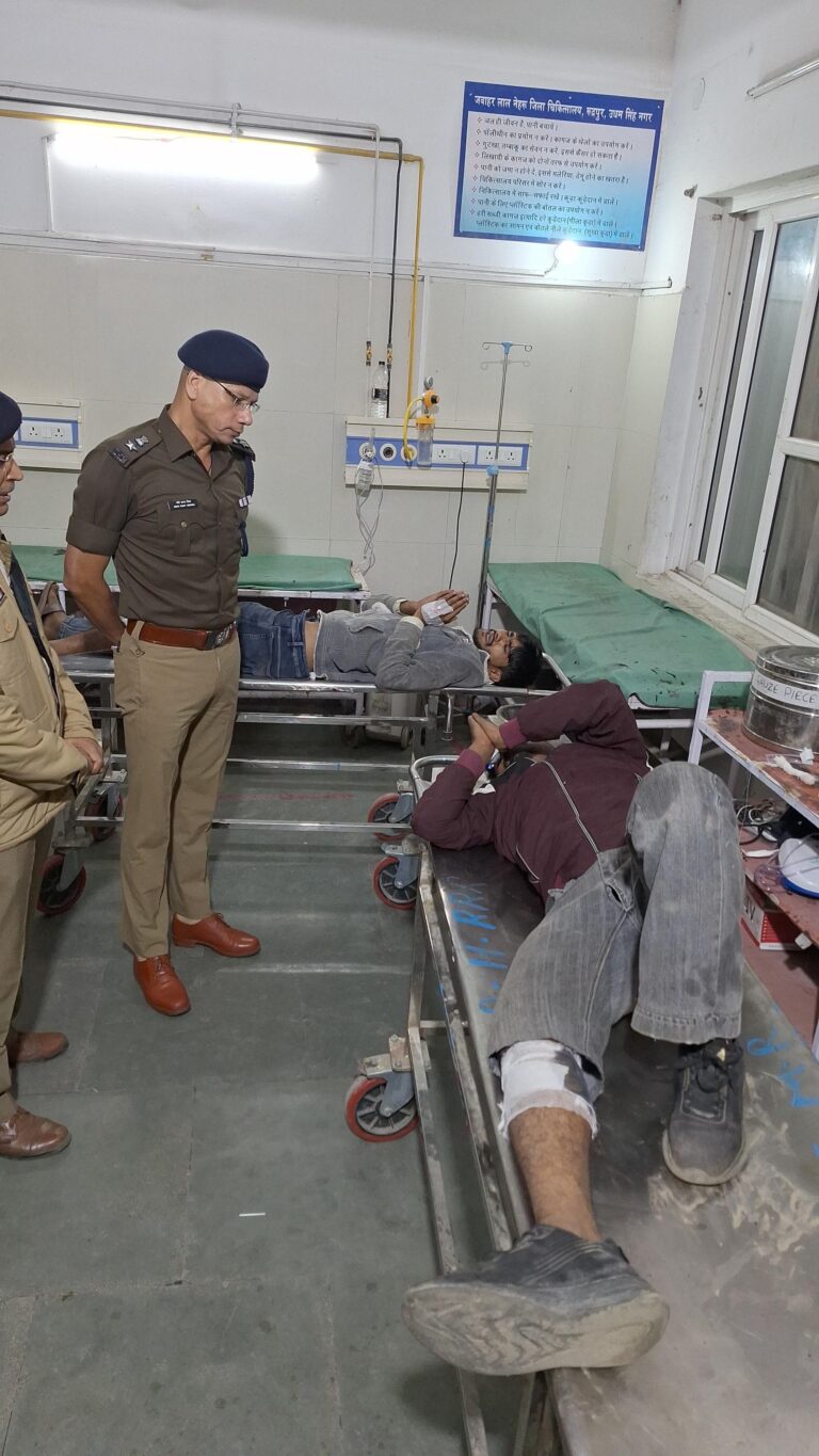 संजय वन में पुलिस मुठभेड़: ऊधम सिंह नगर पुलिस ने तीन शातिर लुटेरे किए गिरफ्तार, दो बदमाश गोली लगने से घायल।